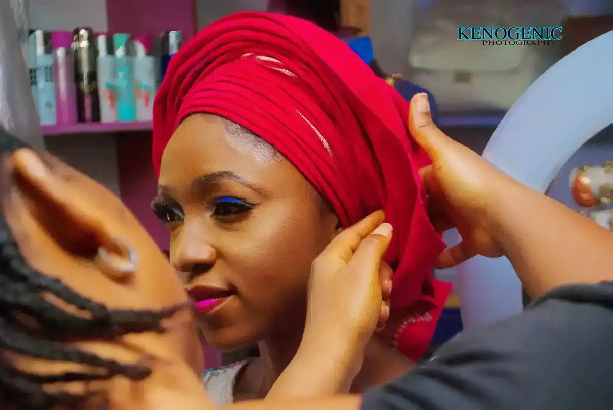 Make-up Studio — Wikimedia Commons